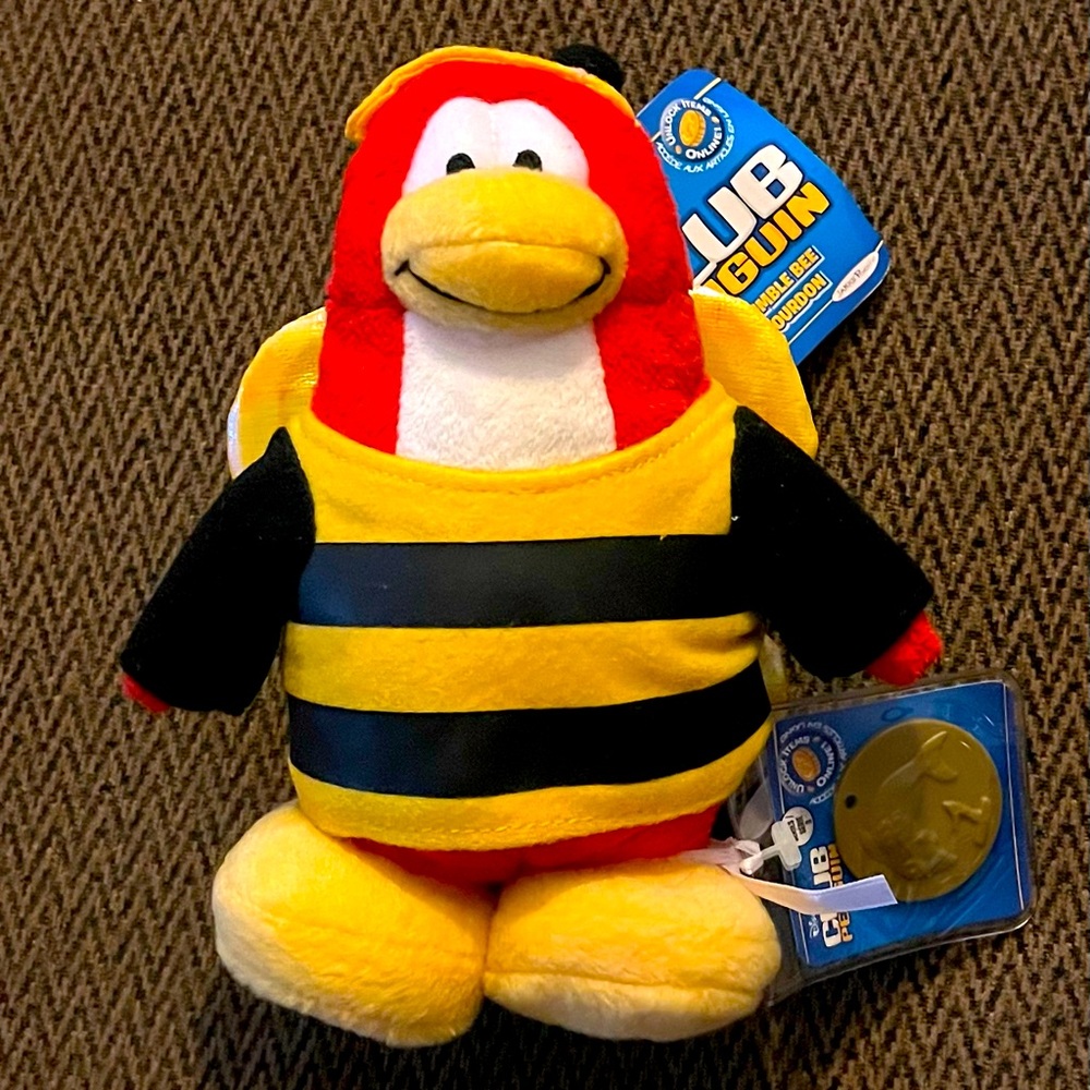 Club Penguin Bumble Bee Series 3 with Tag and Unused coins attached